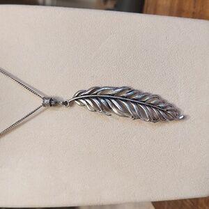 Vintage S10 Chain Necklace And Feather Pendant Silver Plated 18"